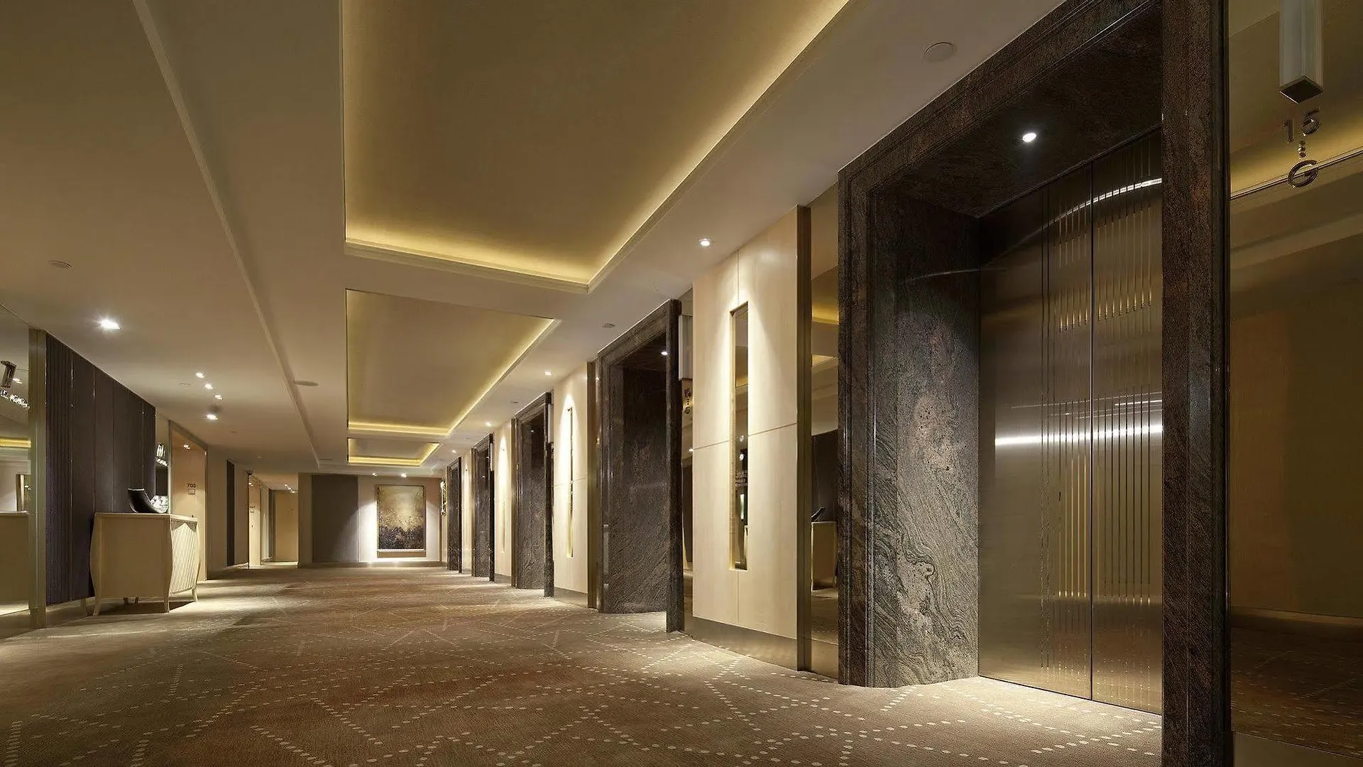 Hotel The Royal Garden Hong Kong 5*,